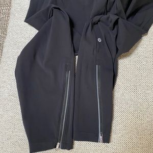 Lululemon sweats with zipper pockets
